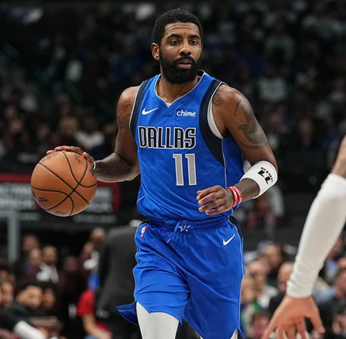 在首段与小 在首段与小